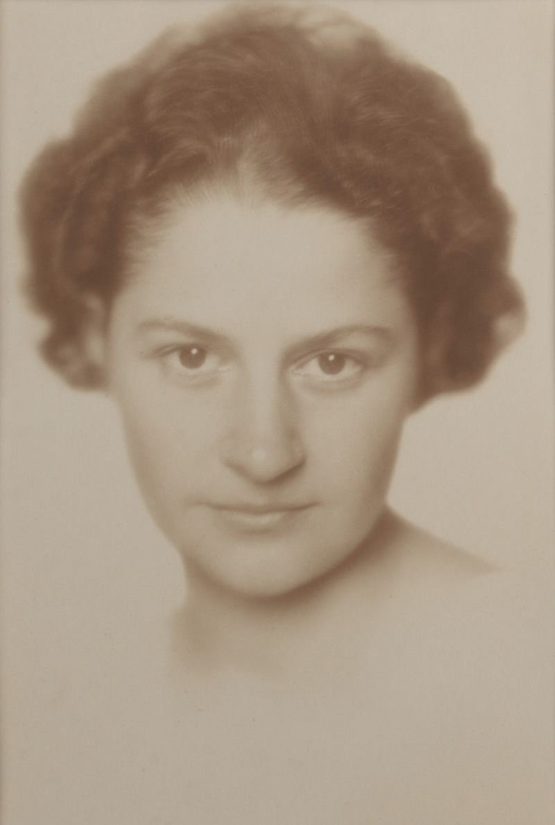 Female portrait, Rudolf Koppitz (1884-1936)