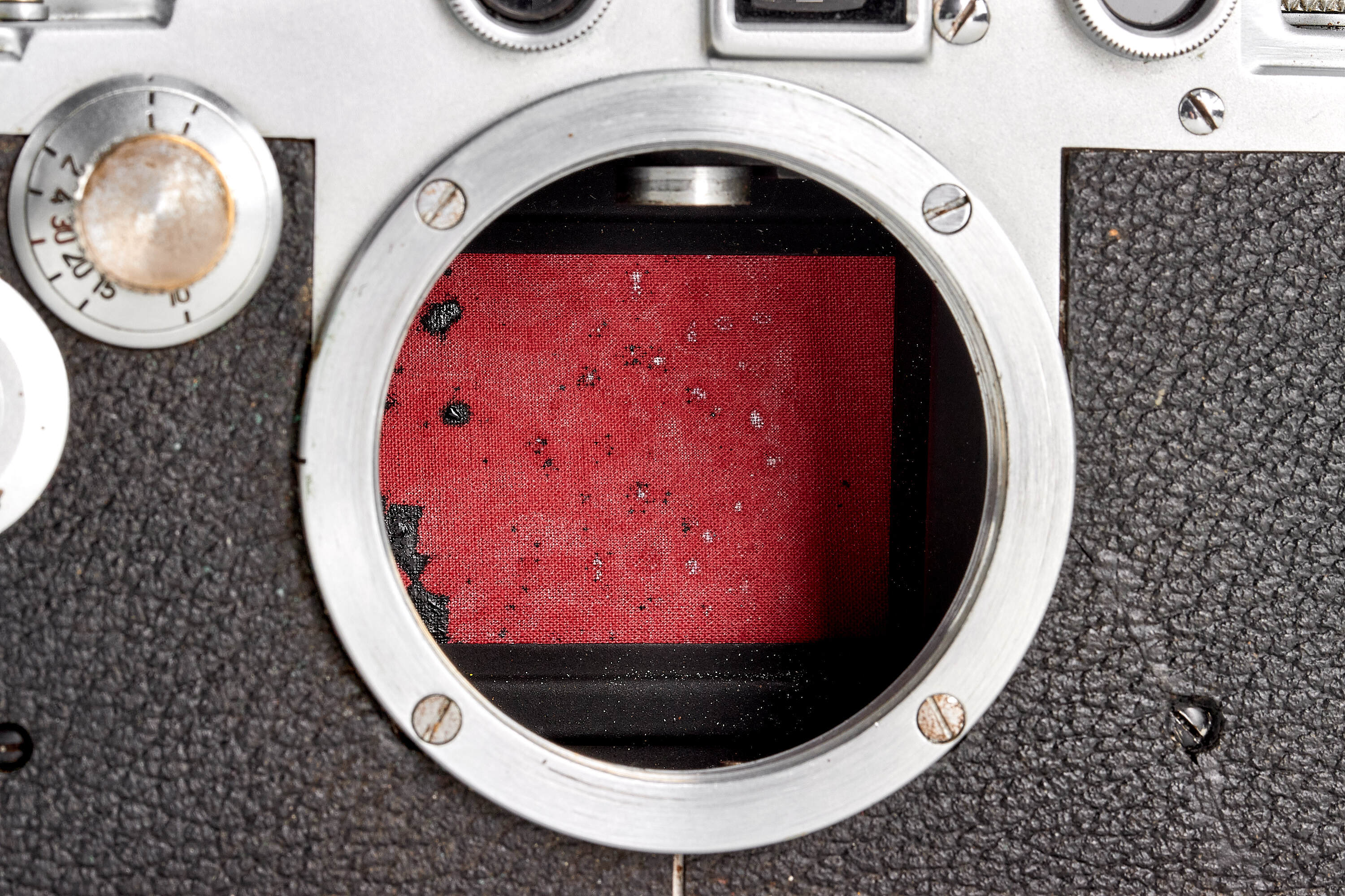 Leica IIId Red Curtains *