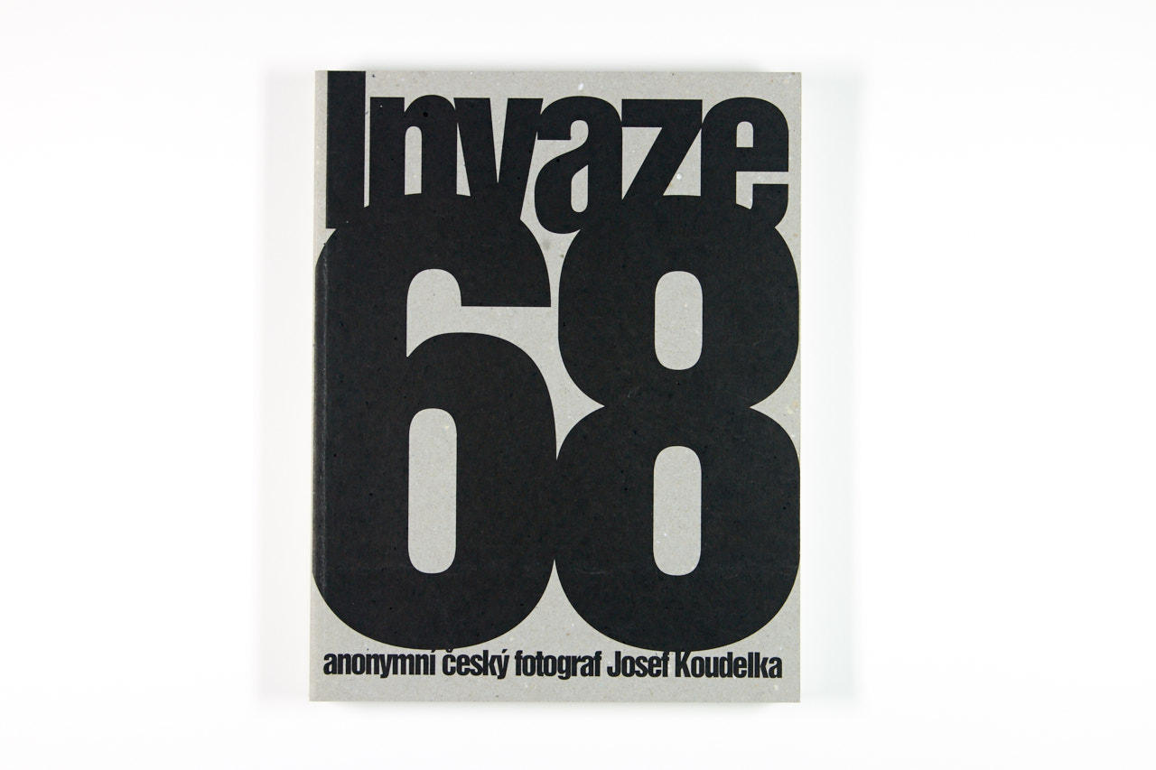 JOSEF KOUDELKA (* 1938) ‘Invaze’, Torst, Prague 2008