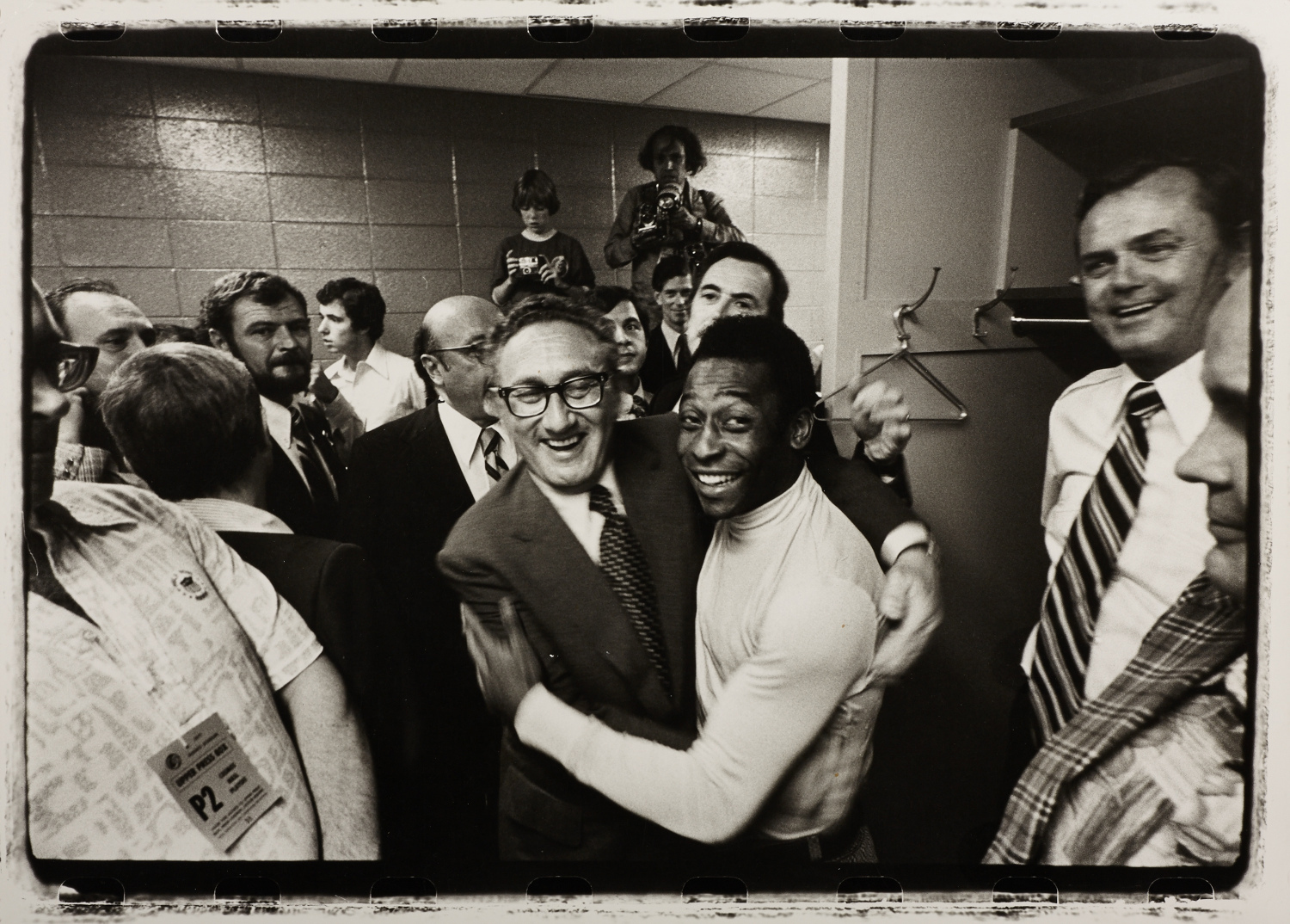 LISL STEINER (* 1927) Henry Kissinger and Pelé, New York 1967 LISL STEINER (* 1927) Henry Kissinger and Pelé, New York 1967