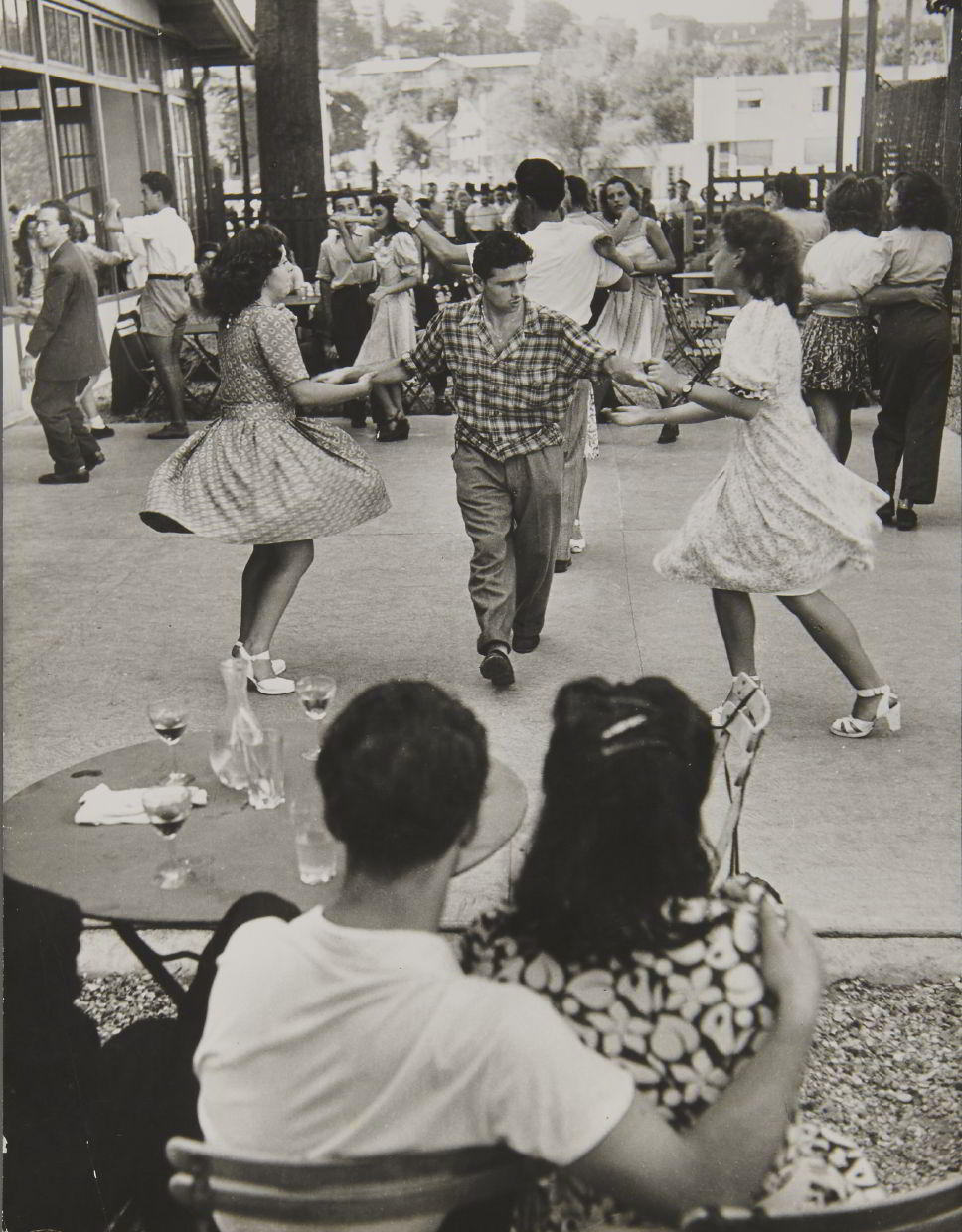WILLY RONIS (1910–2009) ‘Chez Max’, Nogent 1947 WILLY RONIS (1910–2009) ‘Chez Max’, Nogent 1947