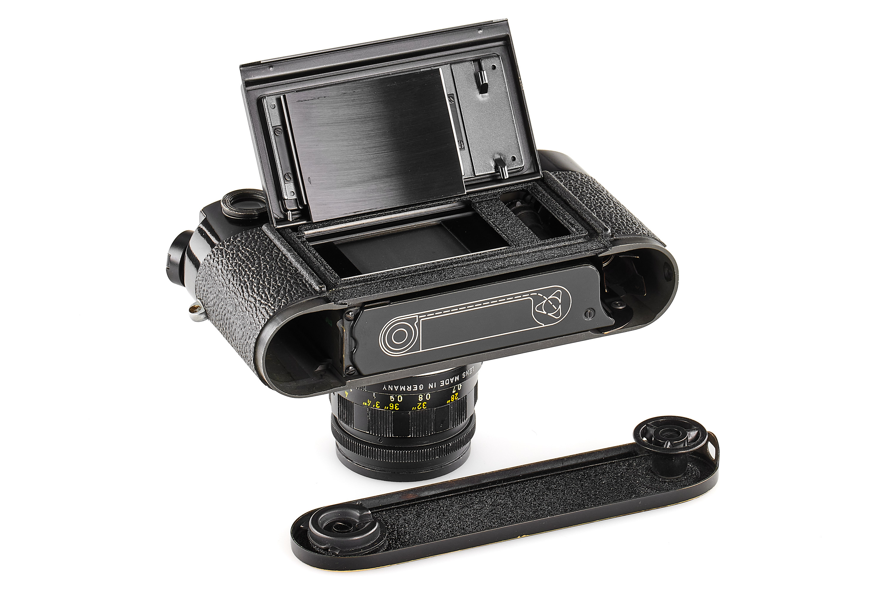 Leica M4 black paint with Summicron 2/50mm