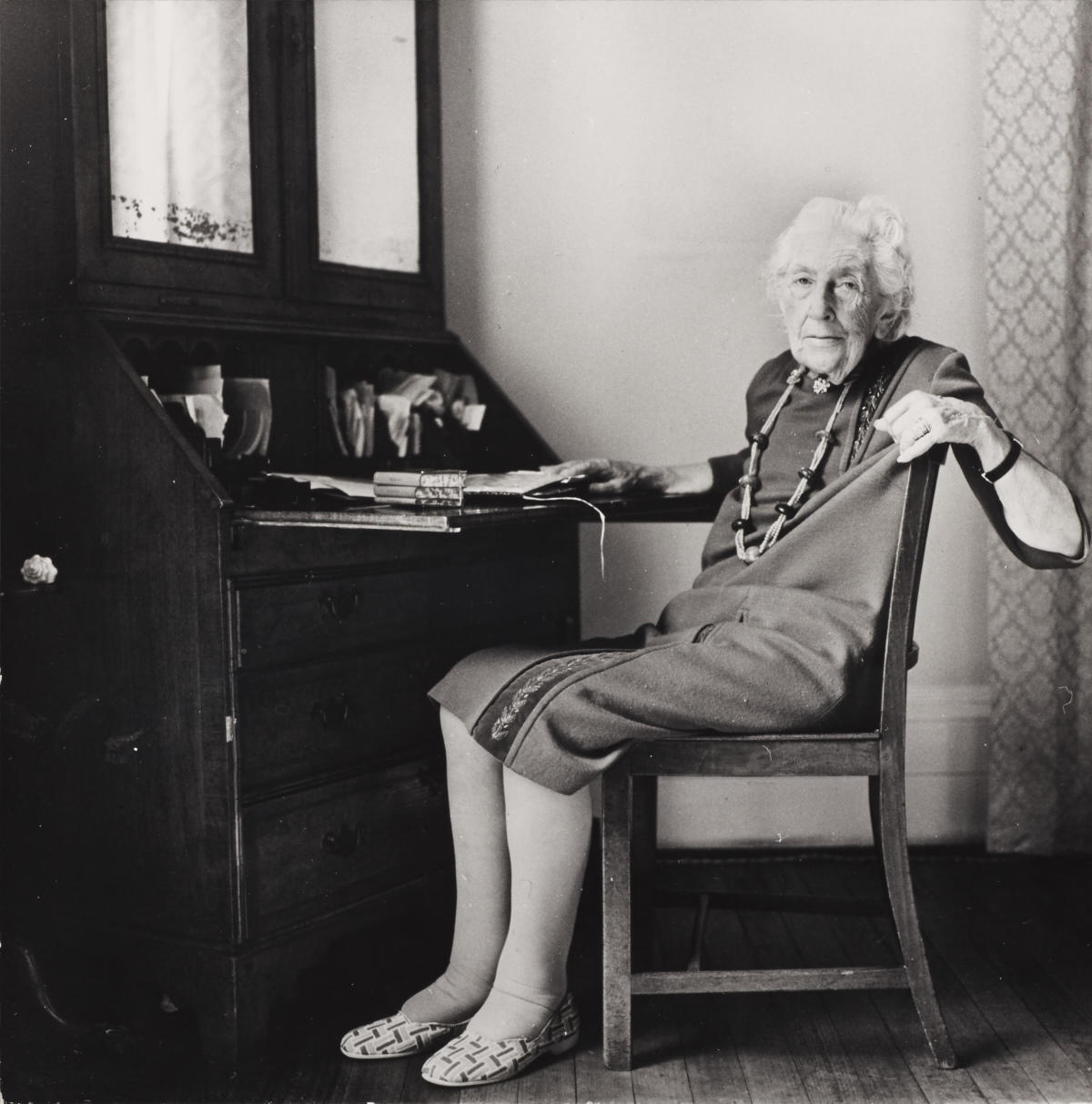 LORD SNOWDON (* 1930) ‘Dame Agatha Christie’, 1974 LORD SNOWDON (* 1930) ‘Dame Agatha Christie’, 1974