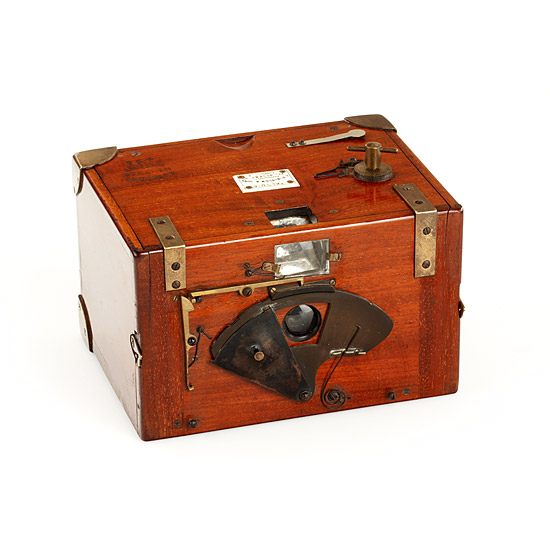 J. Robinson  The 'Luzo'